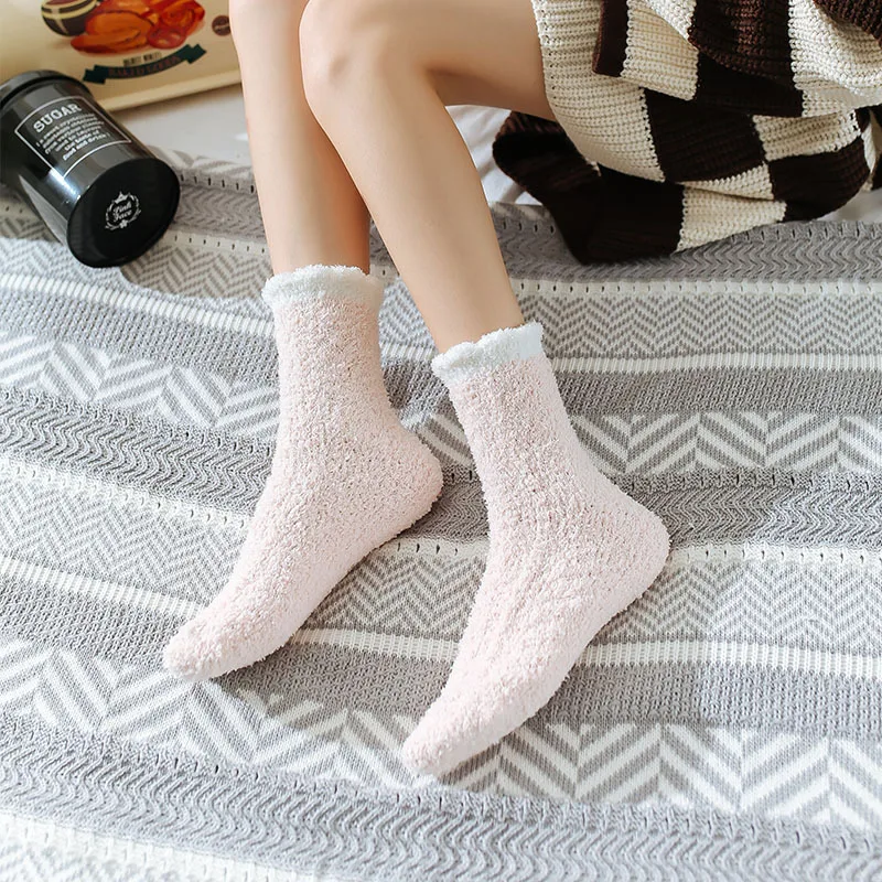 Женские носки для зимнего тепла Coral Velvet Носки для сна Средняя трубка Домашнее напольное покрытие Плюшевые и утолщенные теплые снежные носки носки